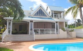 Charmante villa avec piscine proche plage